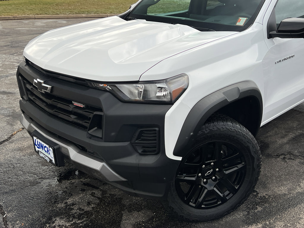Used 2023 Chevrolet Colorado Trail Boss image 9