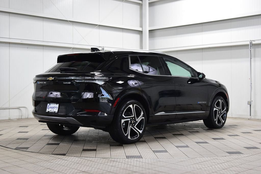 New 2026 Chevrolet Equinox EV LT w/ Convenience Package II AWD/4WD image 7