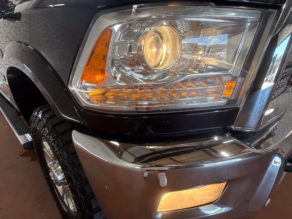 Used 2017 RAM 3500 Laramie w/ Convenience Group AWD/4WD image 9