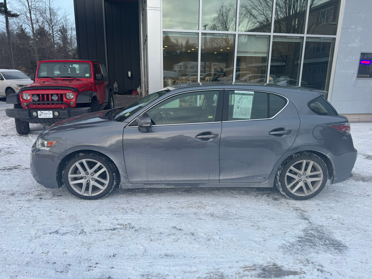 Used 2017 Lexus CT 200h Hybrid 4D Hatchback w/ Navigation System Package image 2
