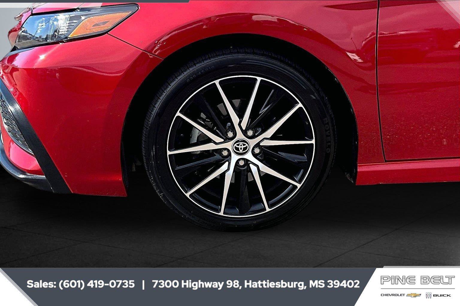 Used 2022 Toyota Camry SE FWD image 7
