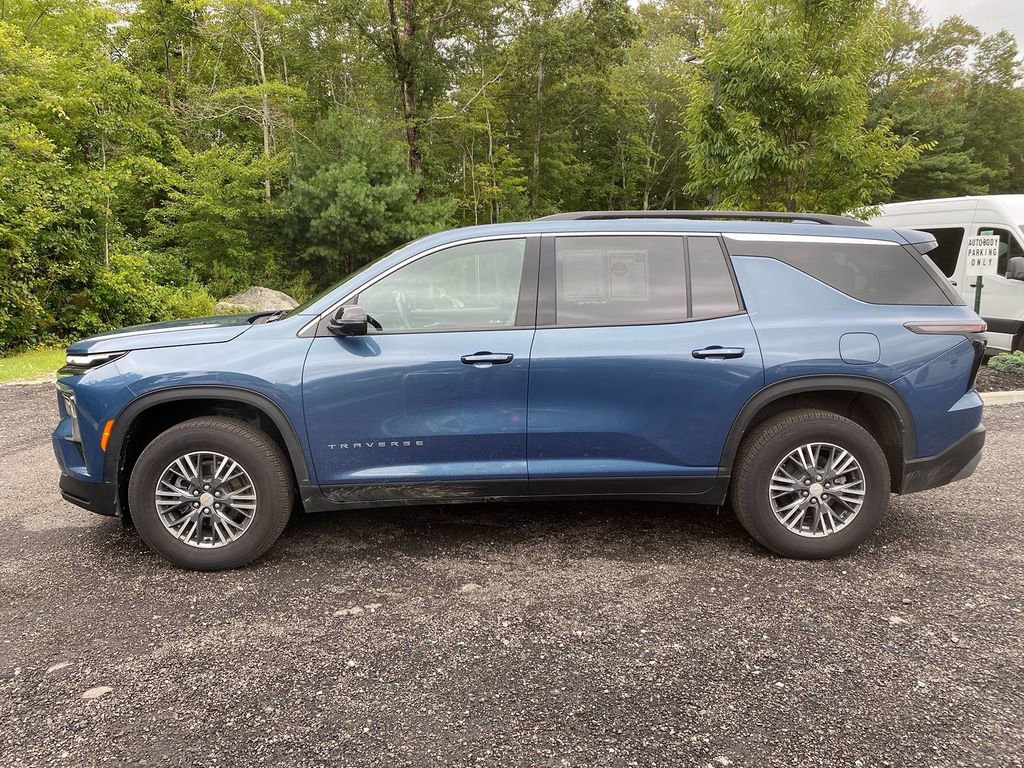 Used 2024 Chevrolet Traverse LT w/ Trailering Package image 11