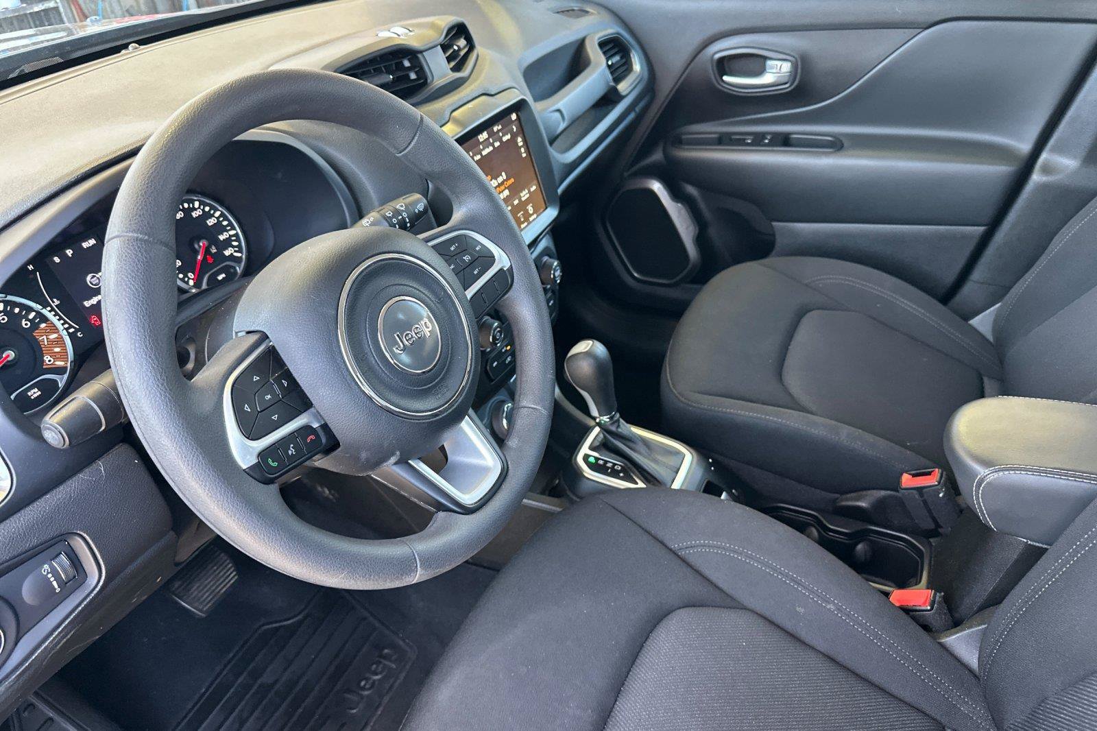 Certified 2023 Jeep Renegade Latitude AWD/4WD image 10