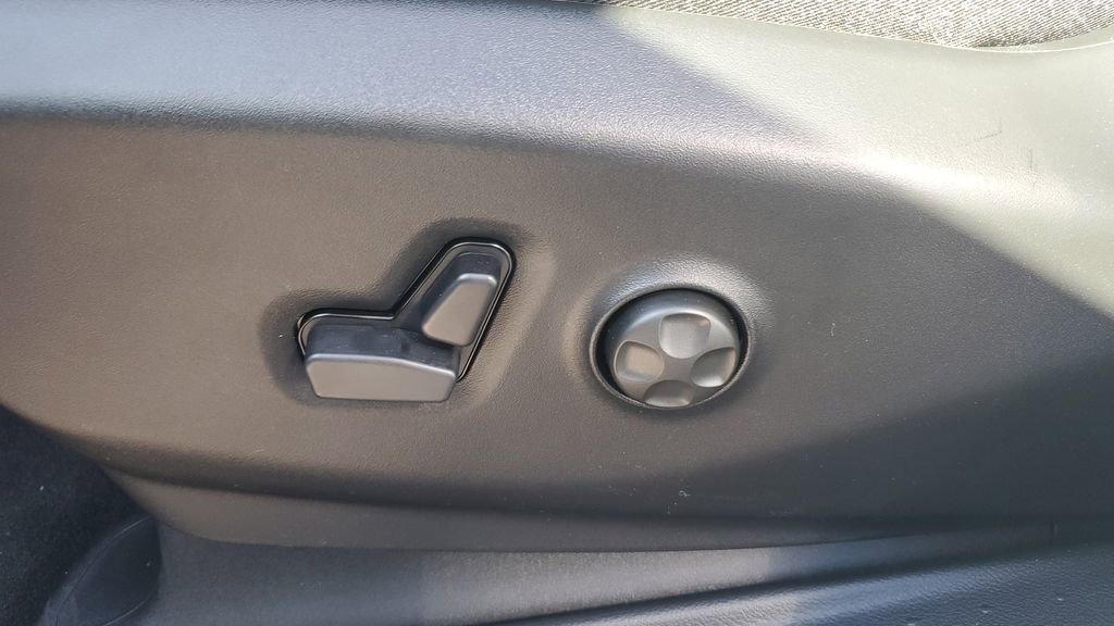 New 2026 Chrysler Pacifica Select image 23