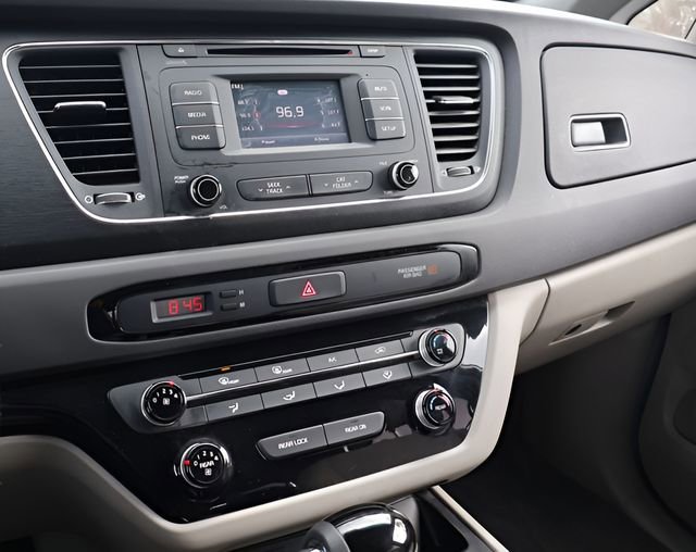 Used 2016 Kia Sedona LX FWD image 22