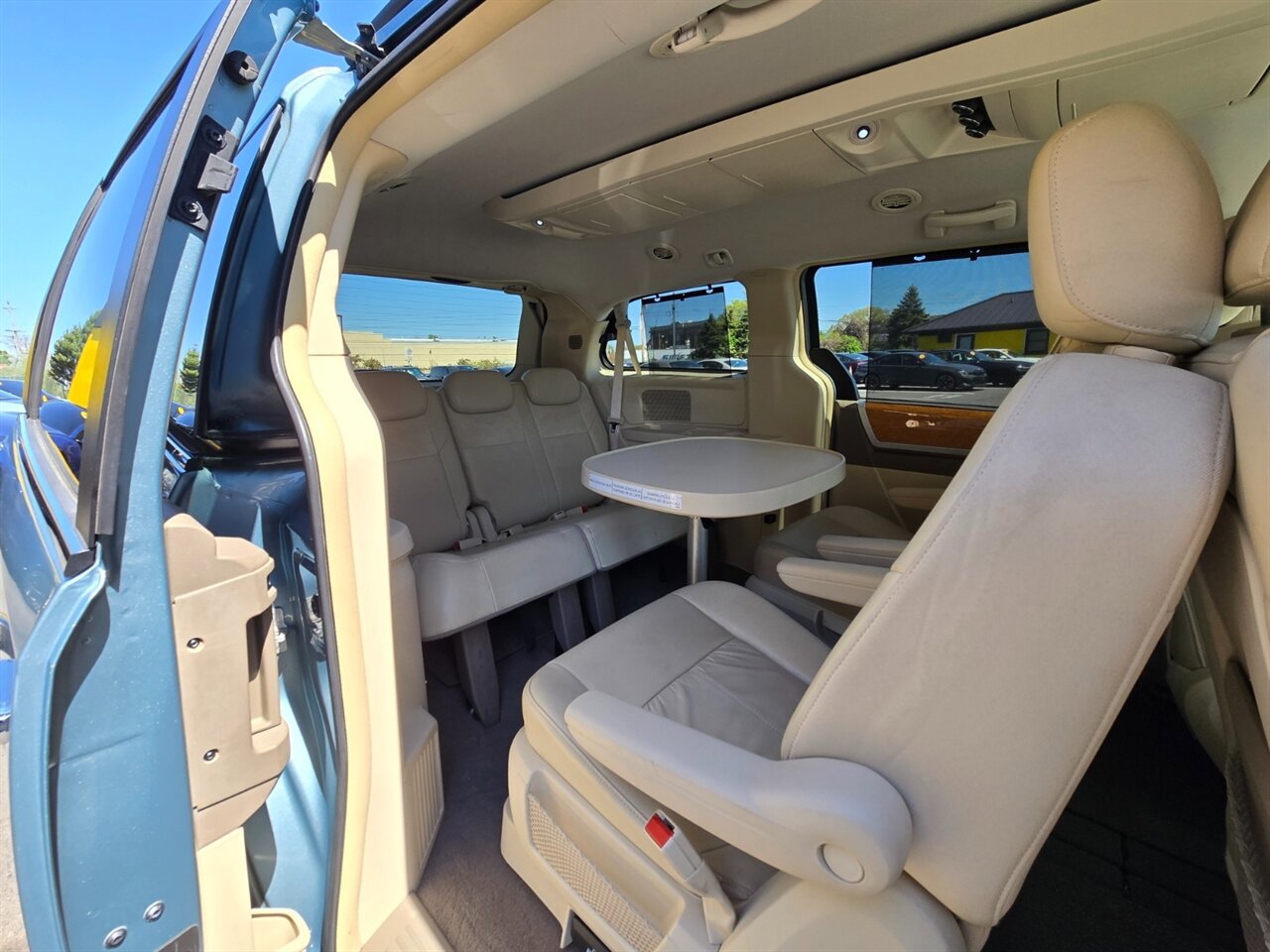 Used 2008 Chrysler Town & Country Limited w/ Trailer Tow Group image 15