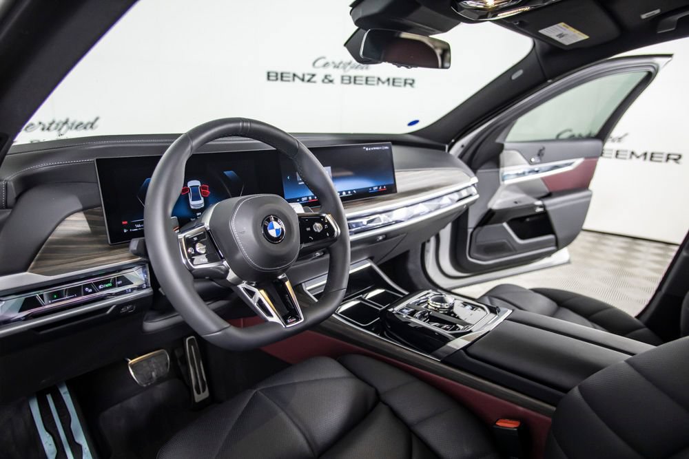 Used 2023 BMW 740i RWD image 21