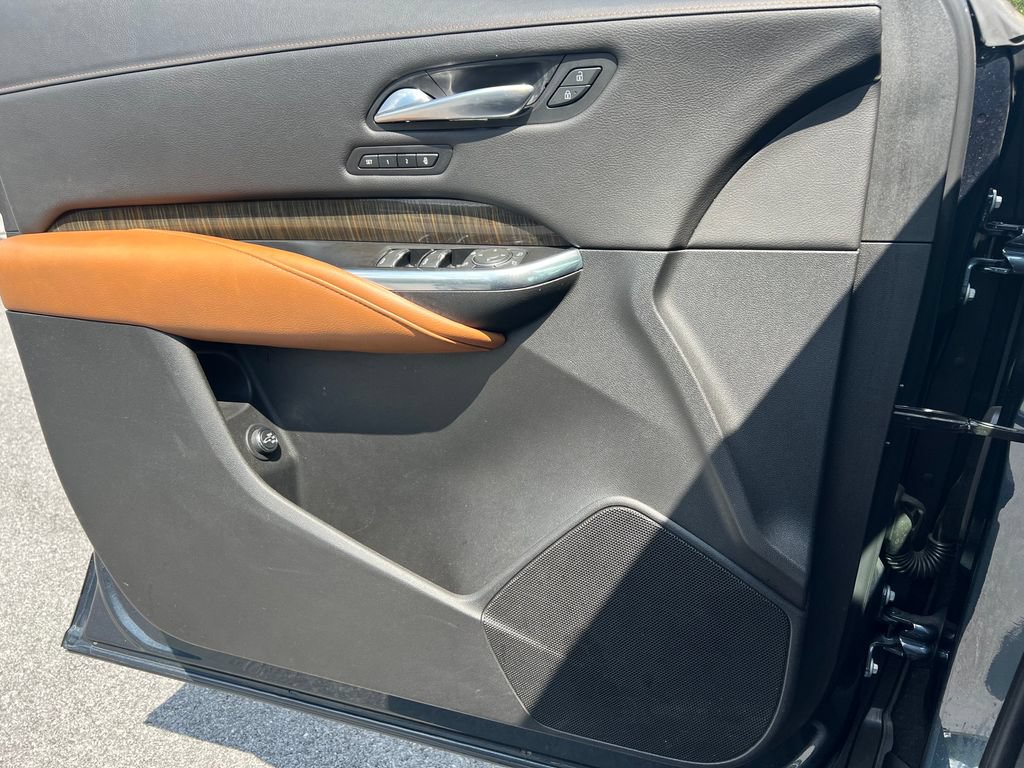 Used 2019 Cadillac XT4 Premium Luxury AWD/4WD image 21