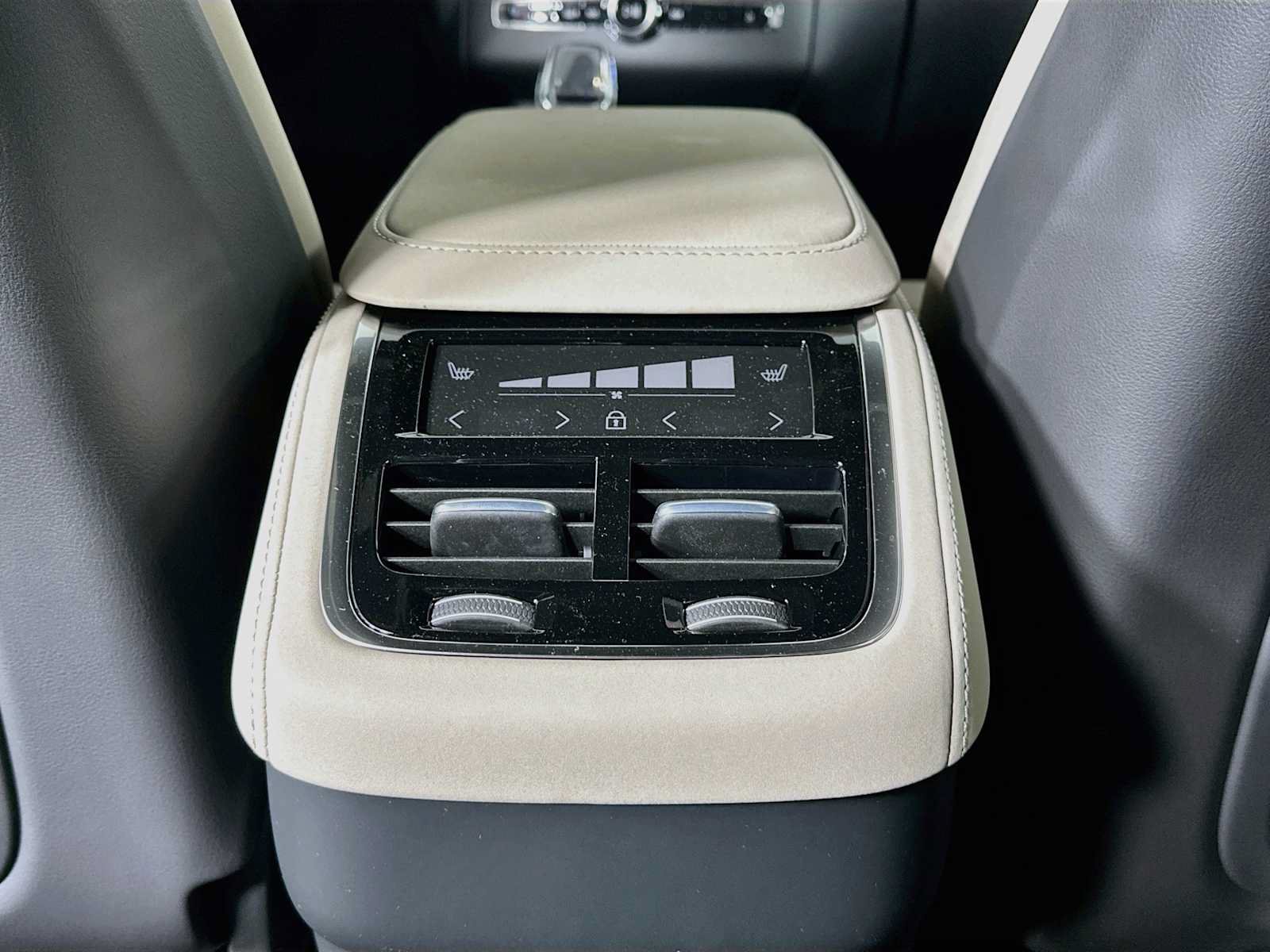 New 2026 Volvo XC90 B5 Plus AWD/4WD image 23