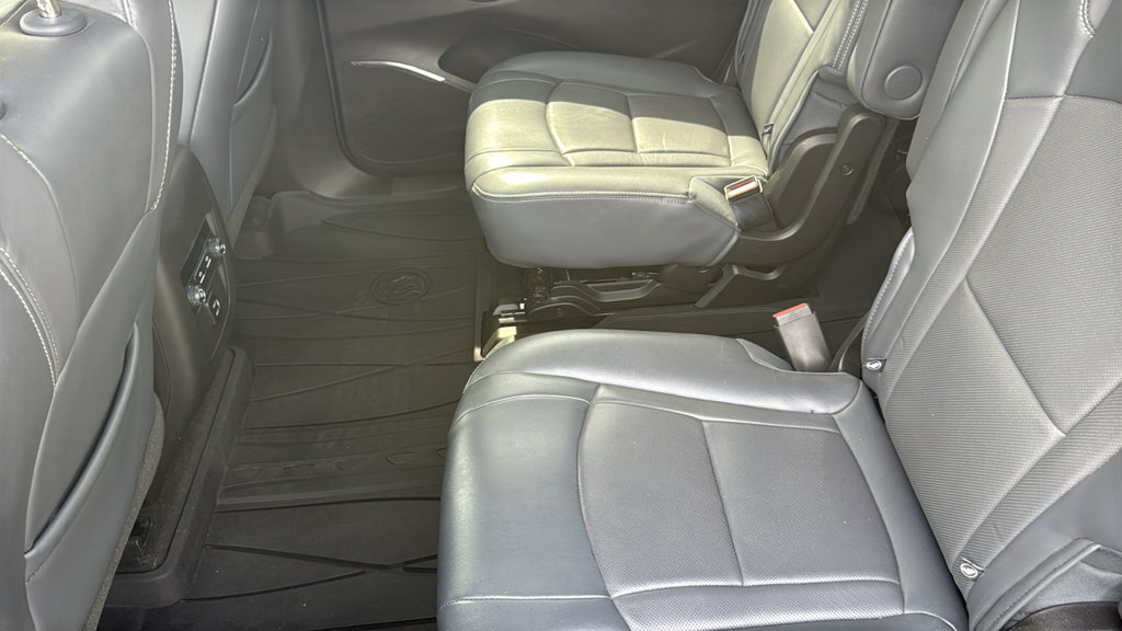 Used 2018 Buick Enclave Essence AWD/4WD image 32