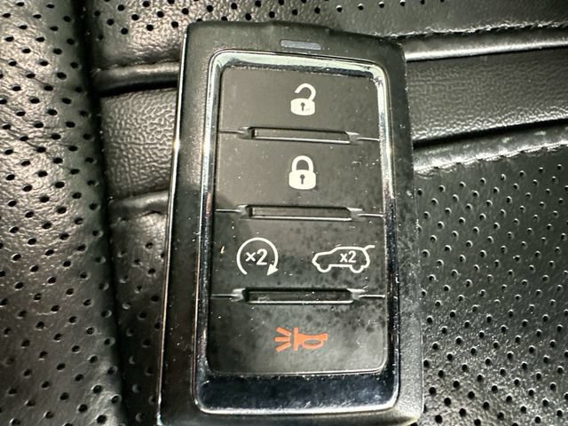 Used 2023 Jeep Wagoneer 4WD w/ Premium Group I image 17