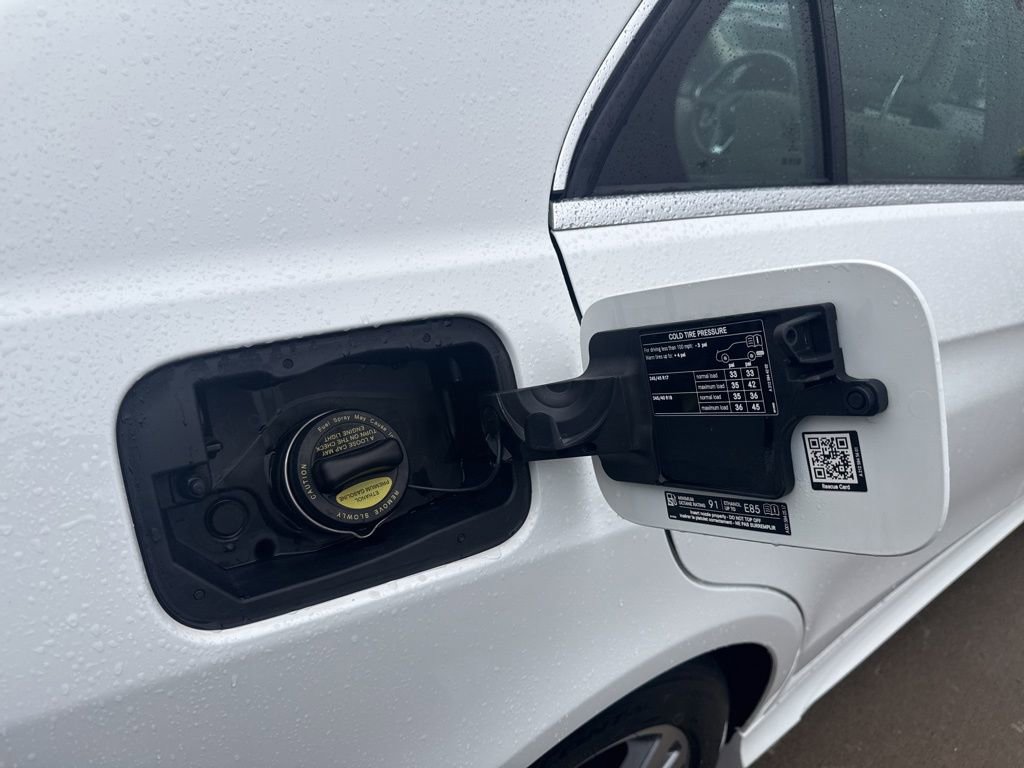 Used 2015 Mercedes-Benz E 350 4MATIC Sedan image 15