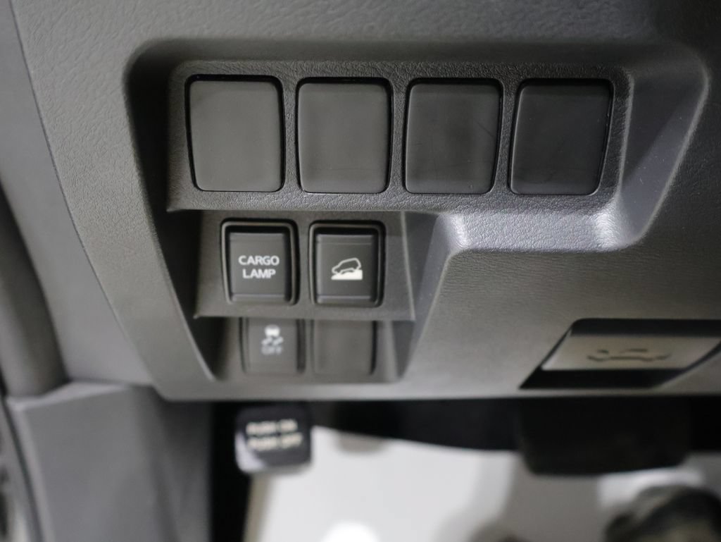 Used 2024 Nissan Frontier SV AWD/4WD image 31