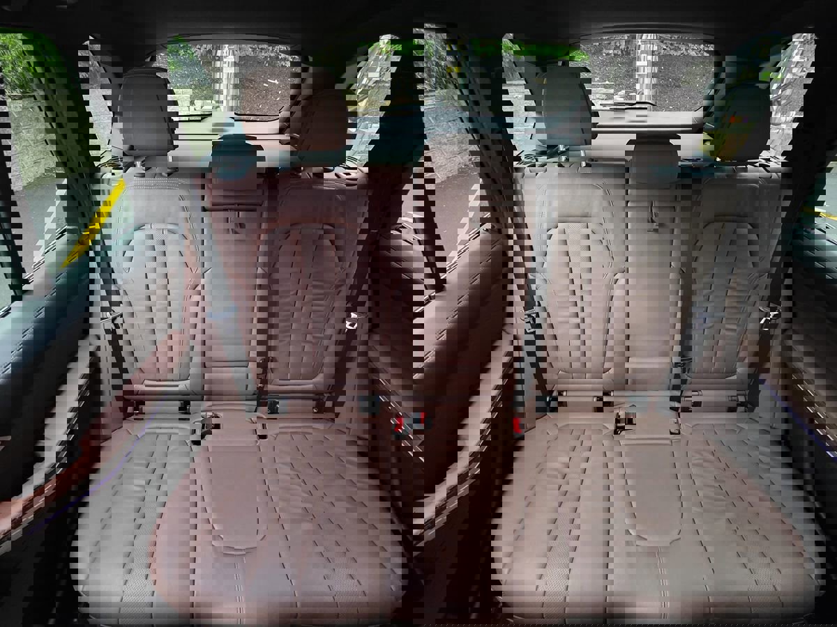 Used 2020 BMW X5 M50i w/ Premium Package image 18