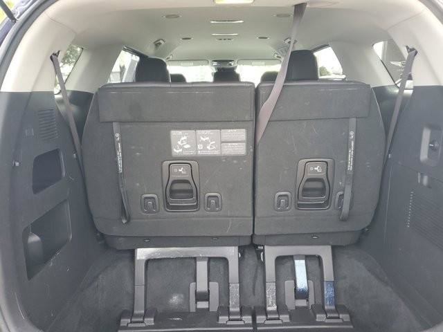 Used 2024 Kia Carnival LX image 11