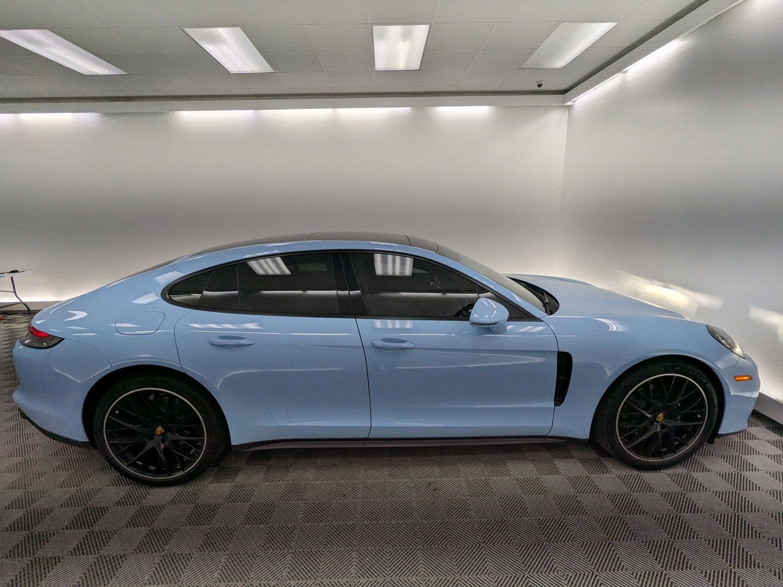 Certified 2023 Porsche Panamera image 11