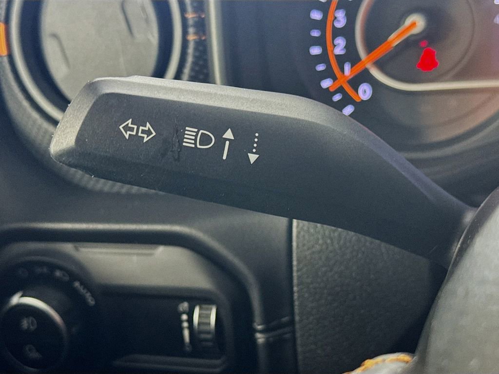 Used 2024 Jeep Gladiator Mojave w/ Technology Group AWD/4WD image 13