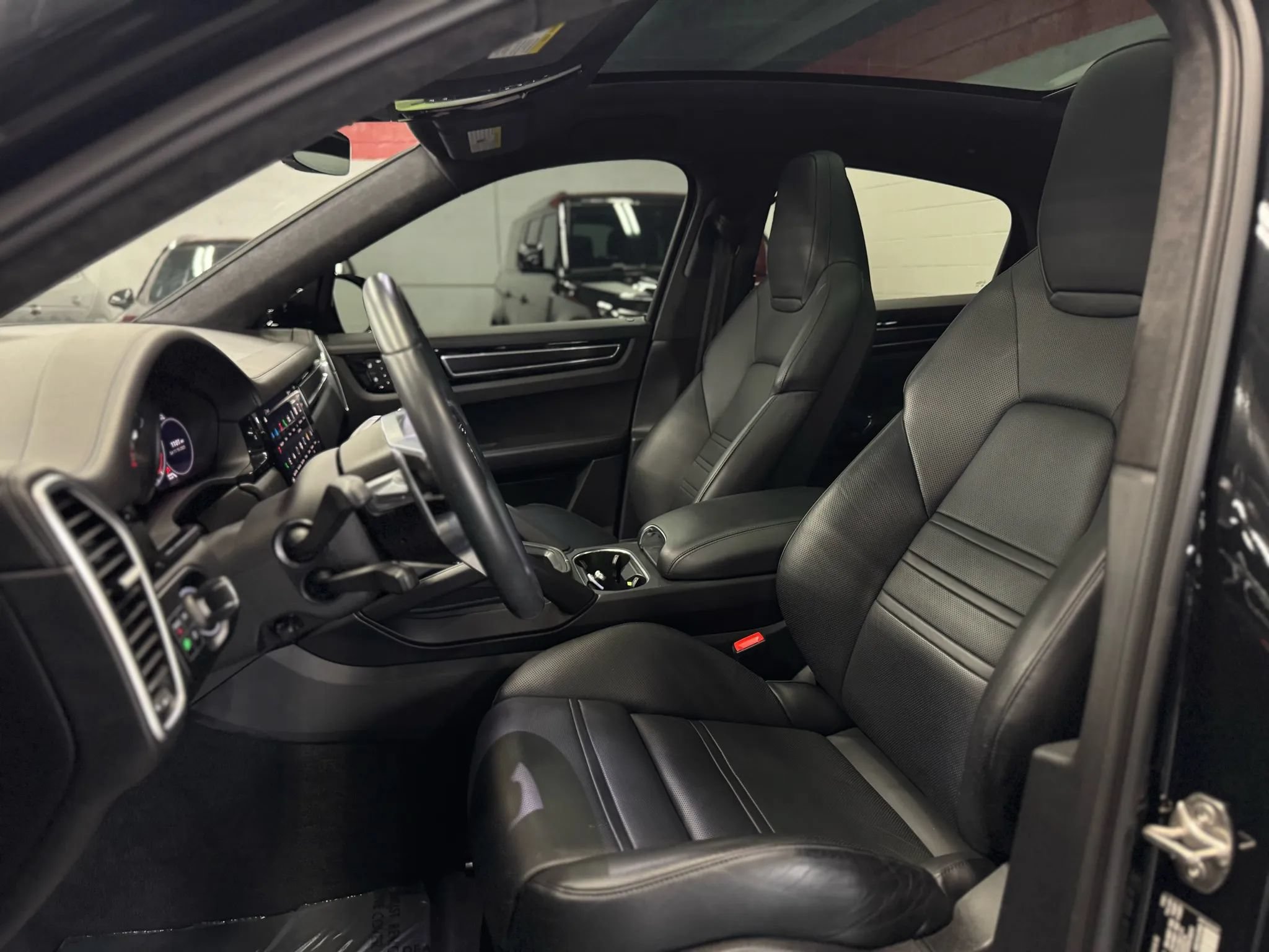 Used 2023 Porsche Cayenne GTS AWD/4WD image 14