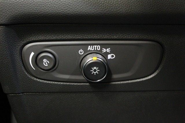 Certified 2023 Buick Envision Essence AWD/4WD image 21