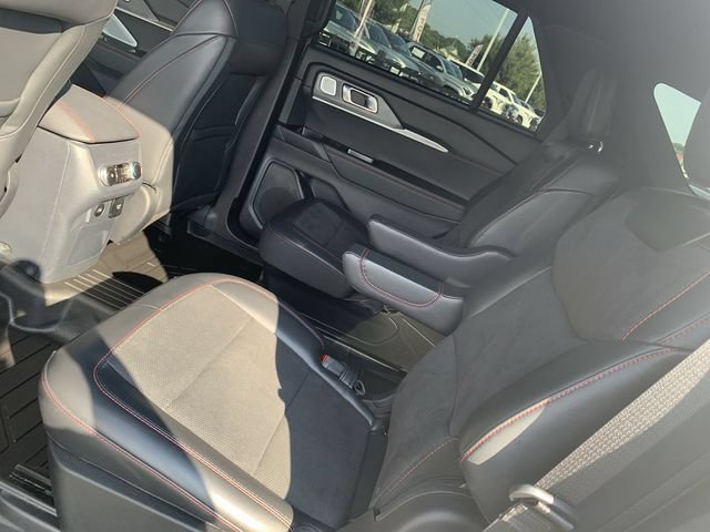Used 2025 Ford Explorer ST w/ Sun And Sound Package AWD/4WD image 10