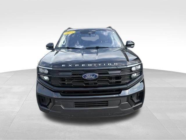 Used 2025 Ford Expedition Active AWD/4WD image 7
