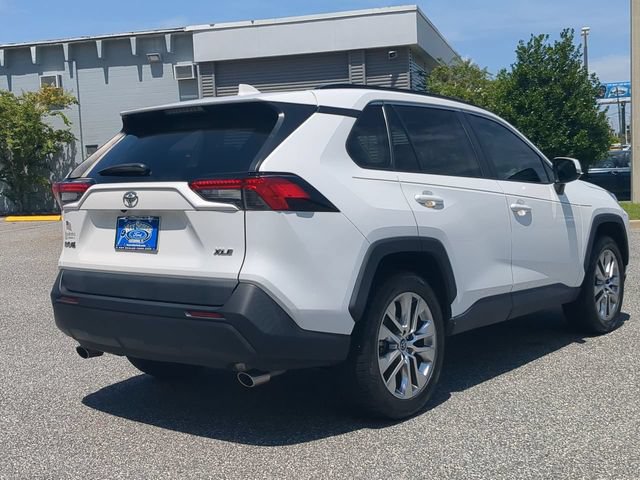 Used 2020 Toyota RAV4 XLE Premium FWD image 5
