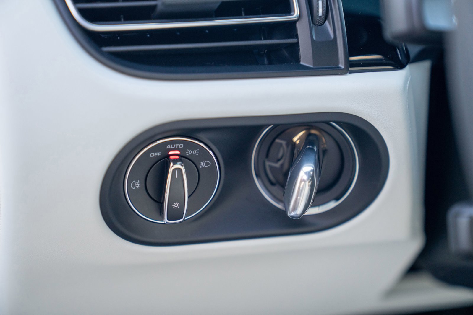 New 2026 Porsche Macan S image 14