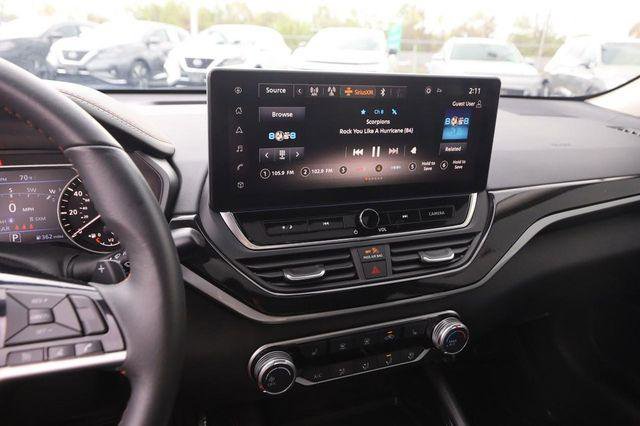 Used 2024 Nissan Altima 2.5 SR w/ SR Premium Package image 16