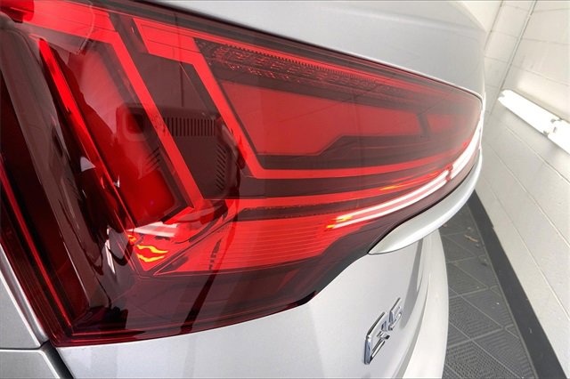 Certified 2024 Audi Q5 e Premium w/ Convenience Package image 29