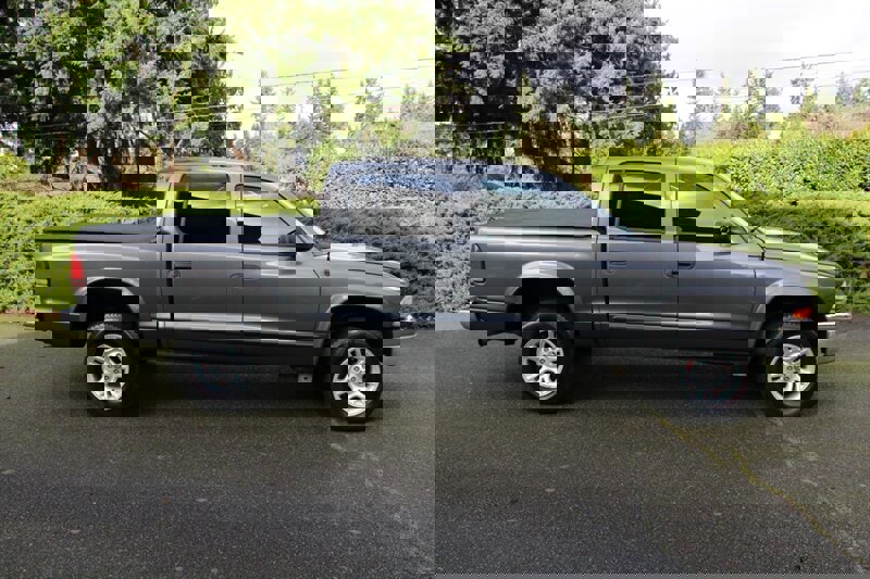 Used 2004 Dodge Dakota SLT w/ Deluxe Convenience Group image 13