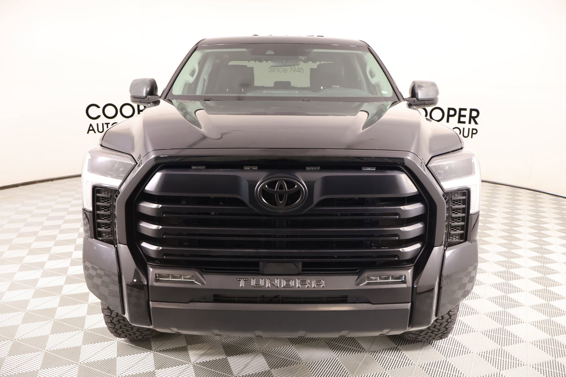 Used 2023 Toyota Tundra SR5 w/ SR5 Convenience Package AWD/4WD image 8
