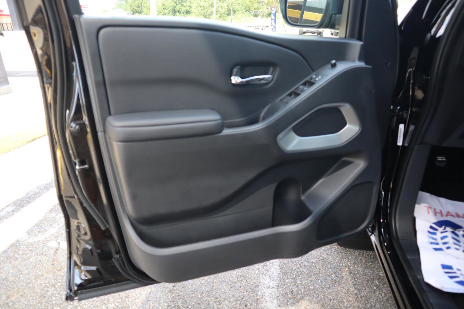 Used 2026 Nissan Frontier SV w/ SV Convenience Package RWD image 16