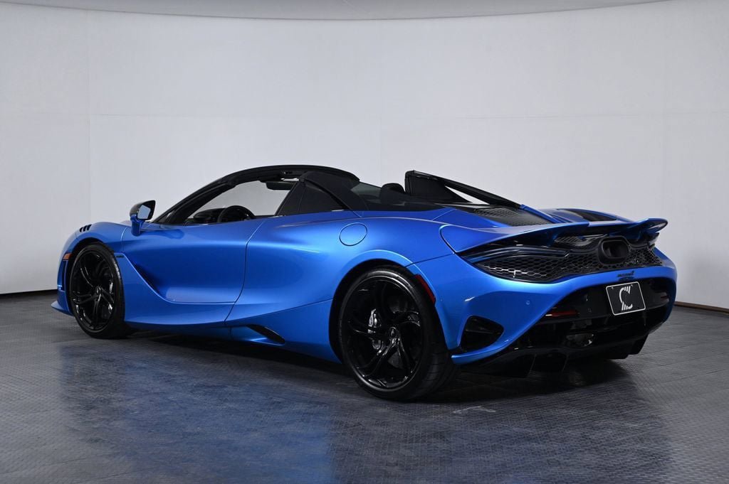 Used 2024 McLaren 750S Spider RWD image 3