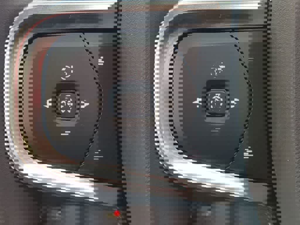 New 2026 Volvo XC40 B5 Ultra w/ Protection Package Premier image 22