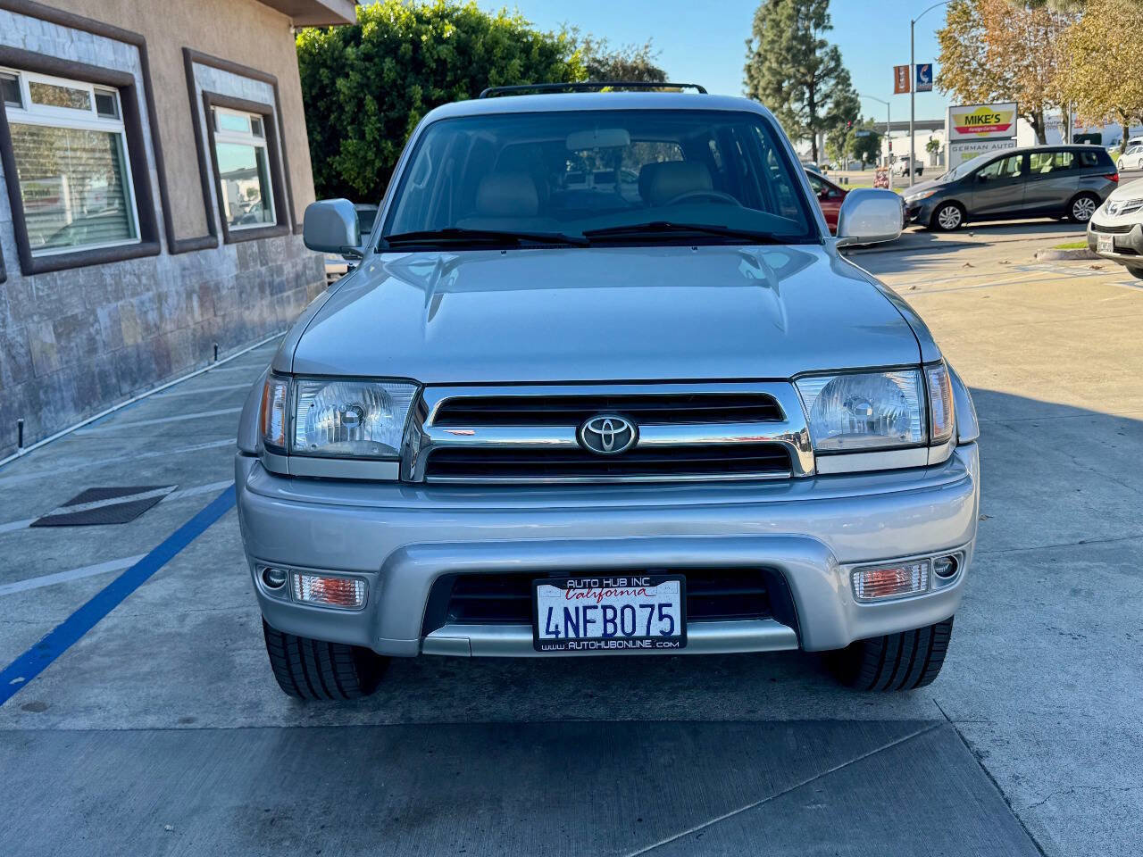 Used 2000 Toyota 4Runner Limited image 3