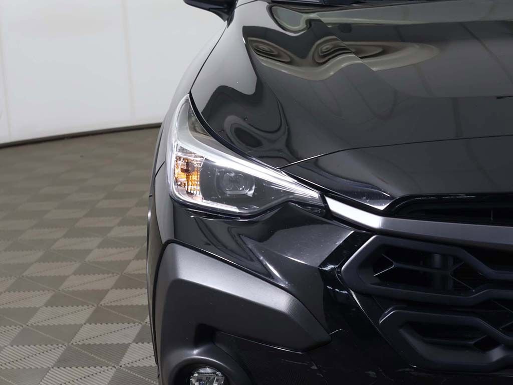 Used 2025 Subaru Crosstrek 2.0i Premium image 13