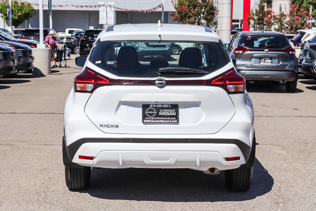 Certified 2025 Nissan Kicks Play S FWD image 7