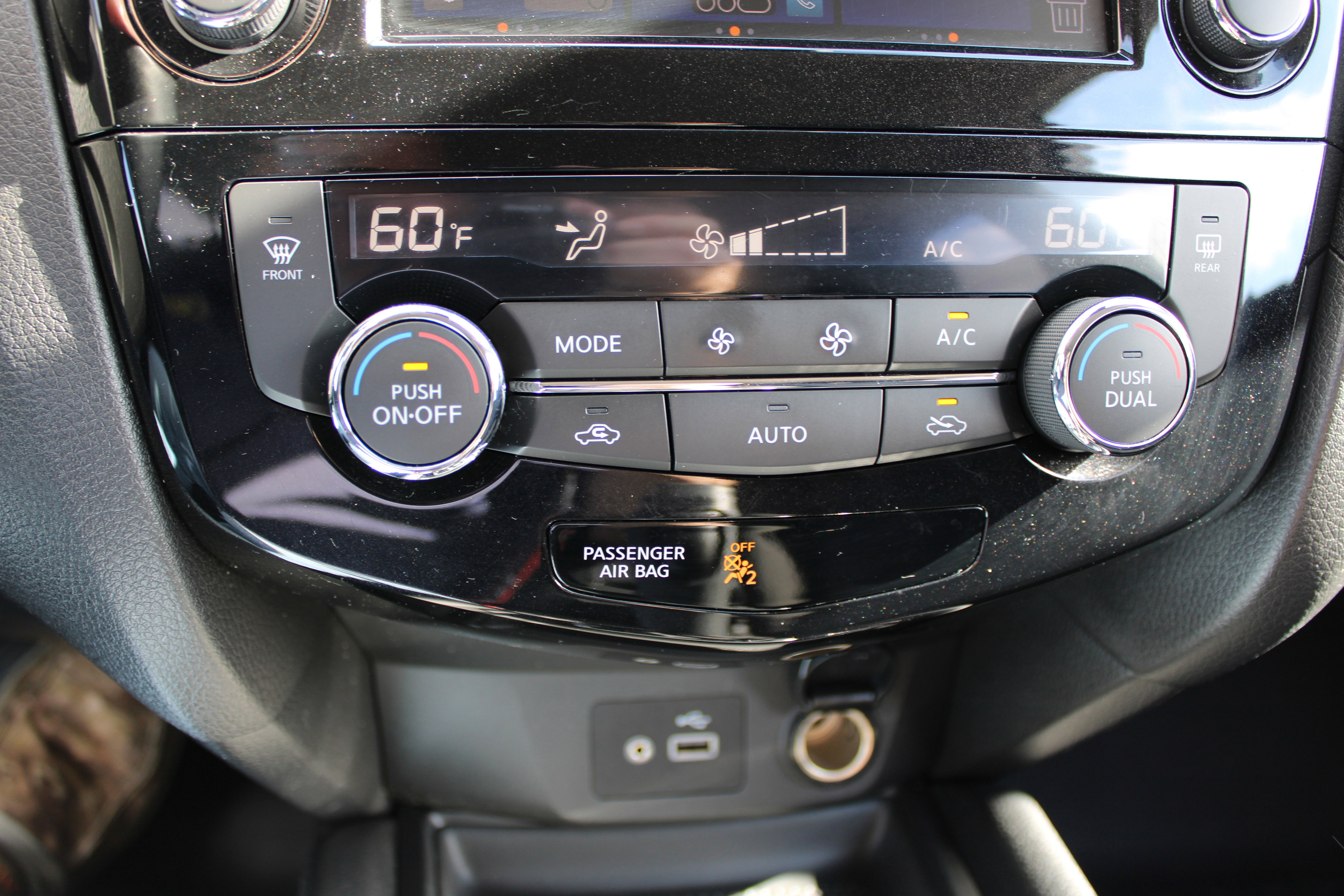 Used 2020 Nissan Rogue SV image 20