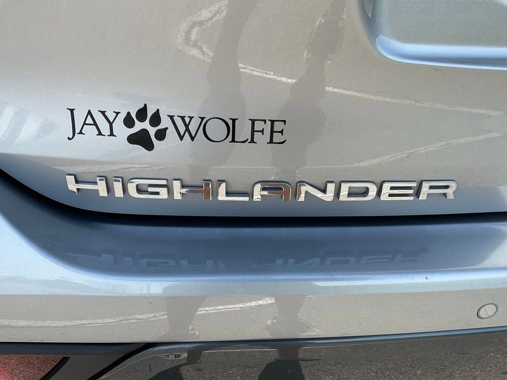 Used 2021 Toyota Highlander Limited image 20