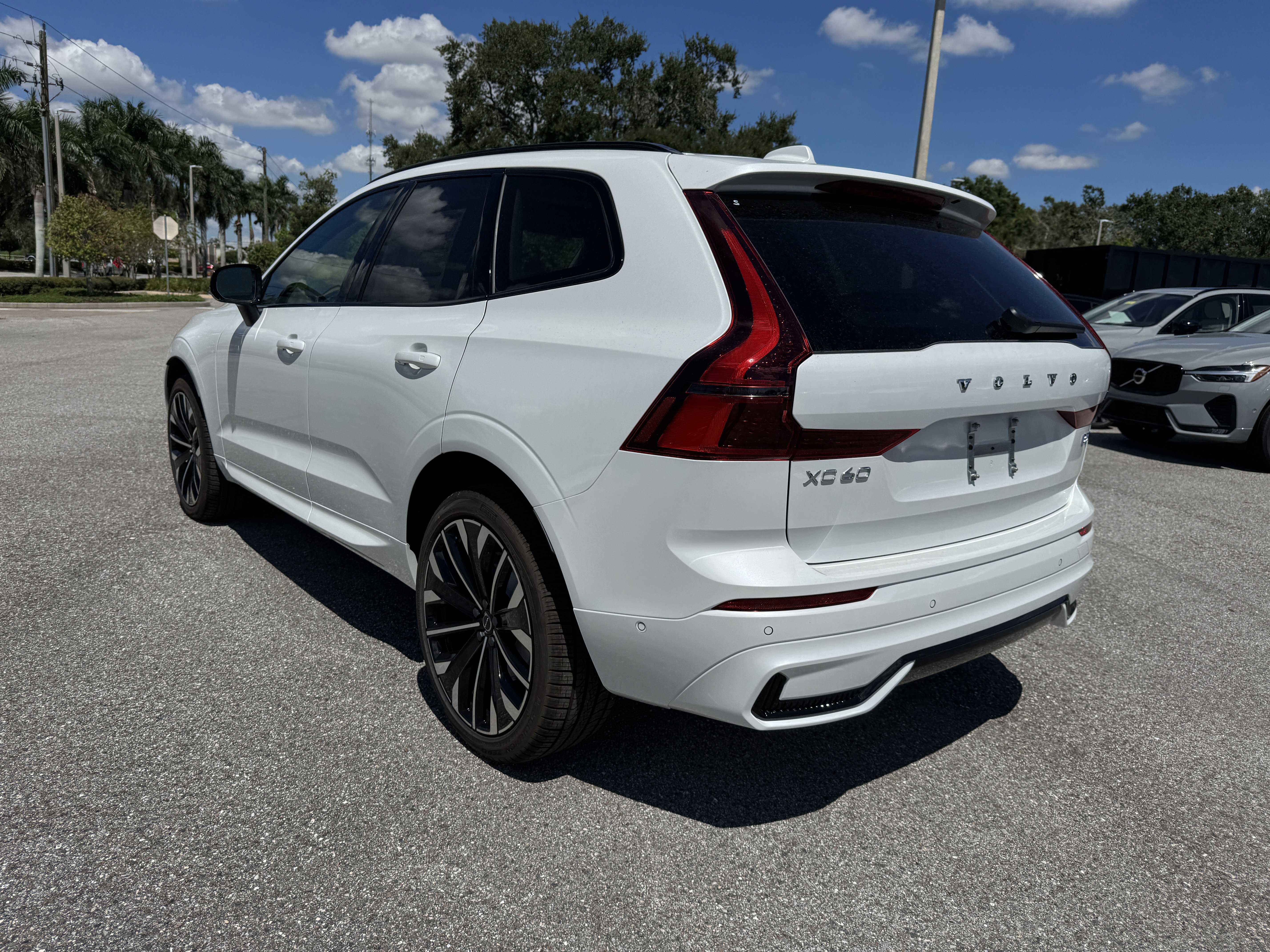 New 2026 Volvo XC60 B5 Ultra w/ Protection Package image 5