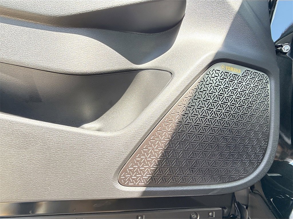 New 2025 Mitsubishi Outlander SE image 19