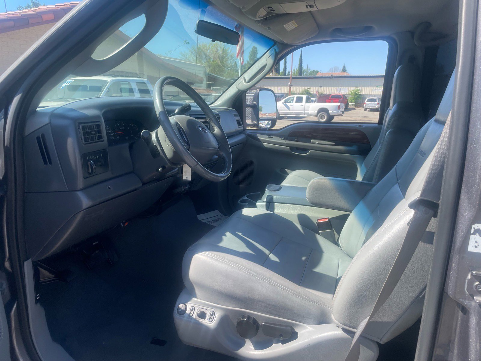 Used 2003 Ford F250 Lariat image 11