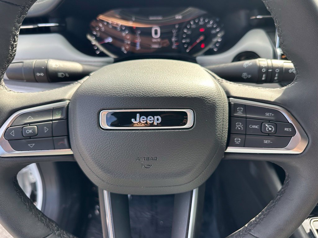 Used 2025 Jeep Compass Limited AWD/4WD image 25