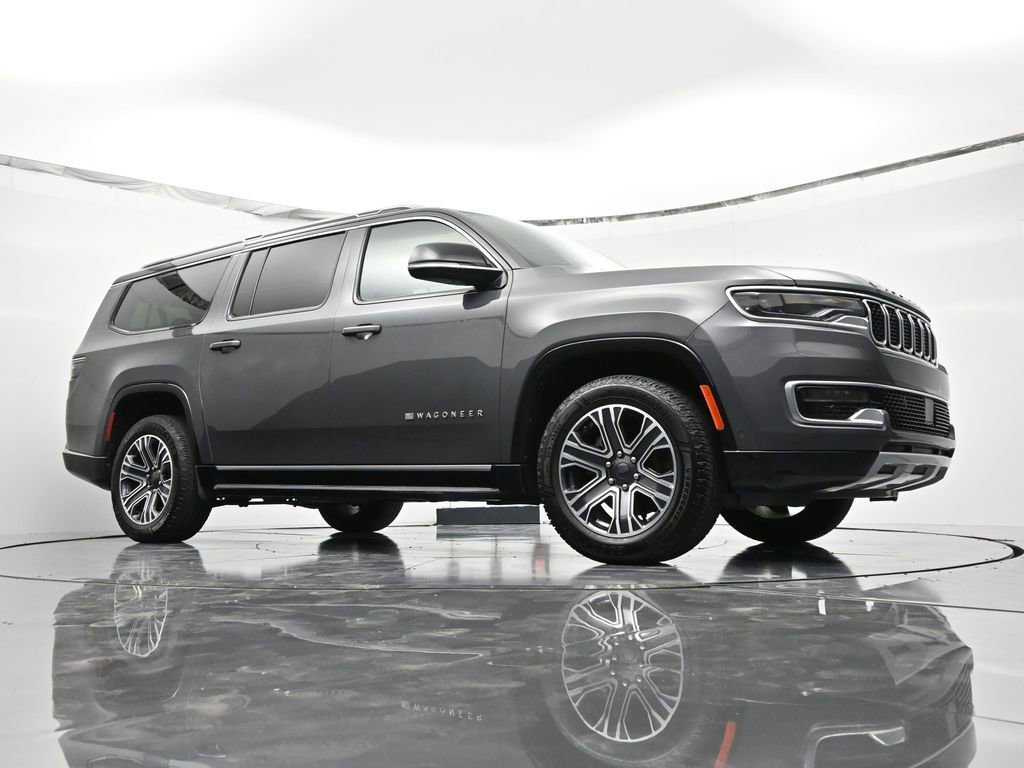 Used 2024 Jeep Wagoneer L Series II RWD image 41