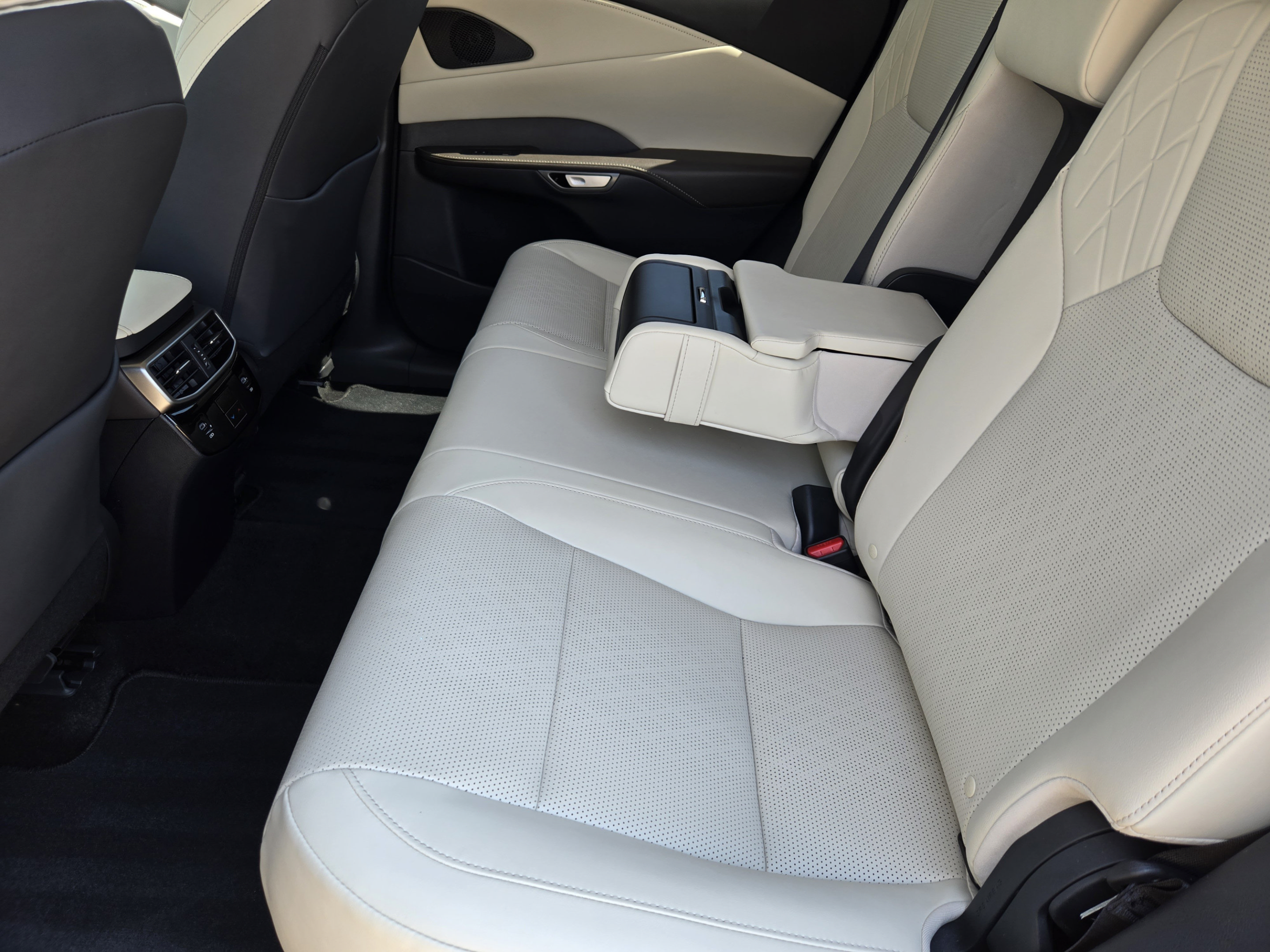 Certified 2025 Lexus RX 350 Premium Plus w/ Accessory Package (Z1) FWD image 28