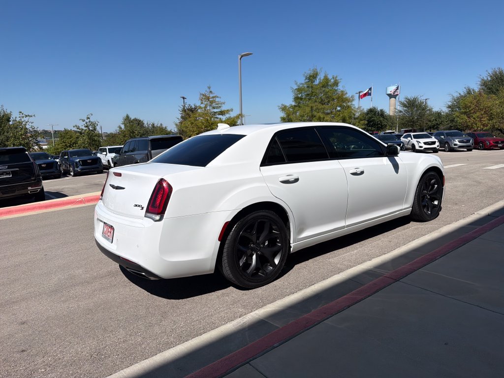 Used 2022 Chrysler 300 S RWD image 9