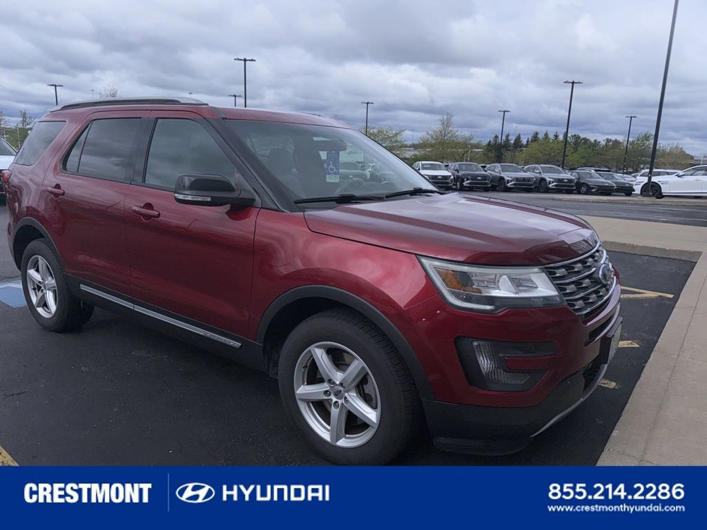 Used 2016 Ford Explorer XLT w/ Equipment Group 202A AWD/4WD image 8