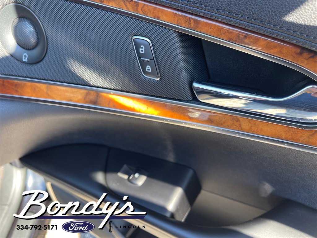 Used 2019 Lincoln Nautilus Reserve image 19