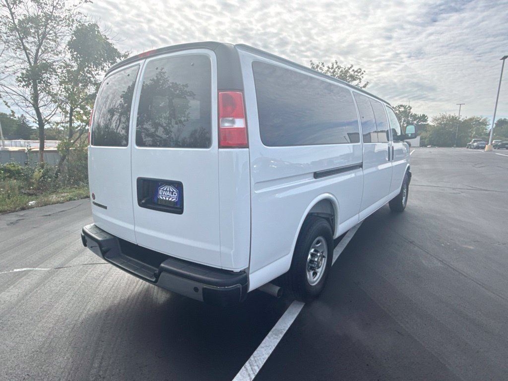 Used 2025 Chevrolet Express 3500 LT w/ LT Preferred Equipment Group RWD image 10