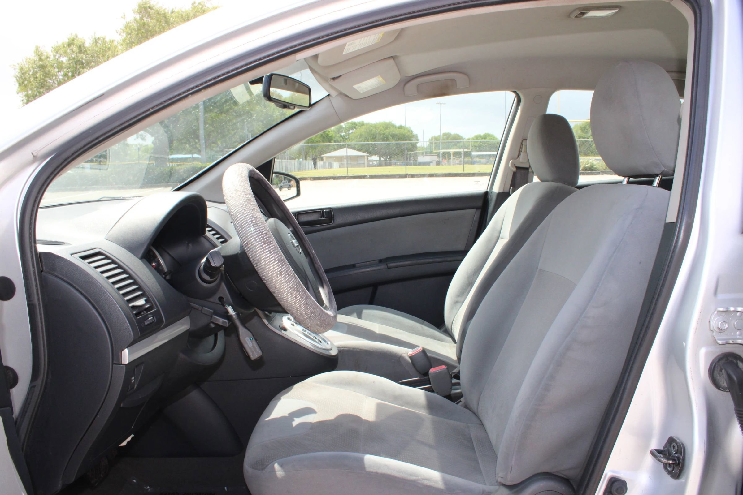 Used 2011 Nissan Sentra 2.0 image 7
